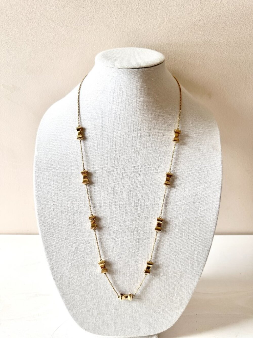KATE SPADE Take A Bow 24K Gold Plated Station Scatter Bows Long Opera Necklace